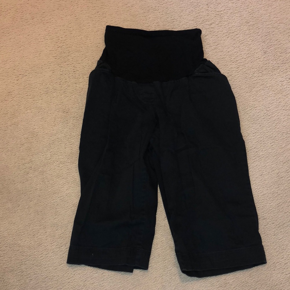 Plus size maternity capris